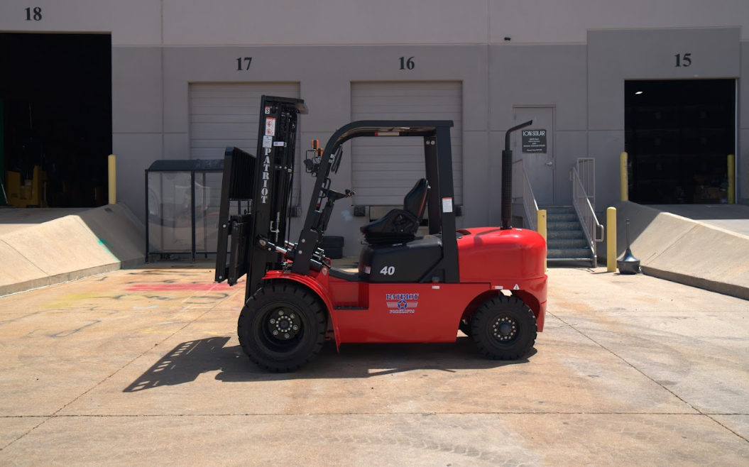 2023 PATRIOT 9K PNEUMATIC TIRE FORKLIFT