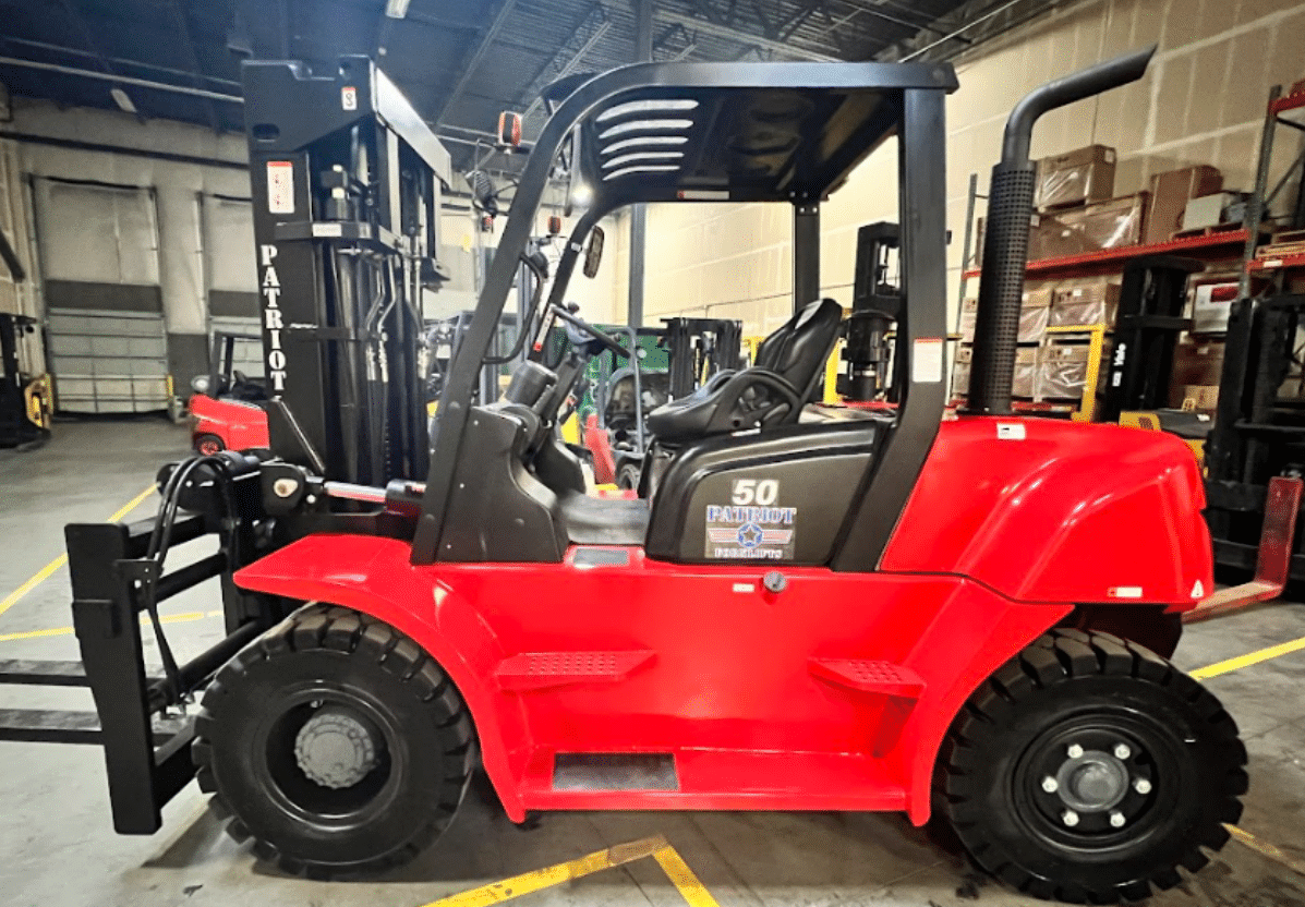 2022 PATRIOT 11K PNEUMATIC TIRE FORKLIFT