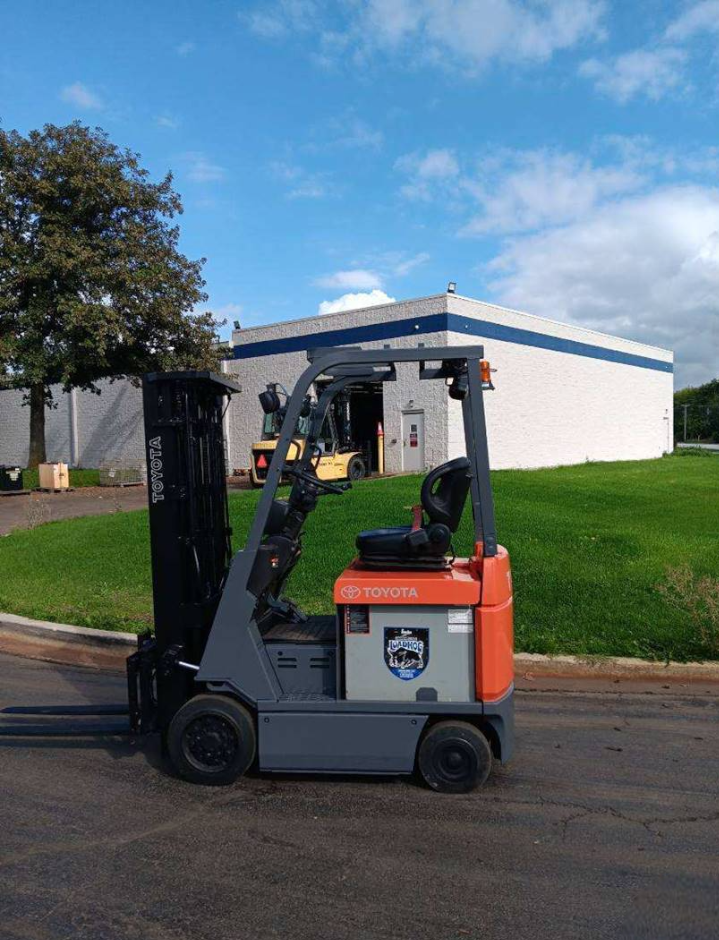 2019 TOYOTA 3K CUSHION TIRE FORKLIFT