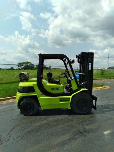 2004 CLARK 8K PNEUMATIC TIRE FORKLIFT