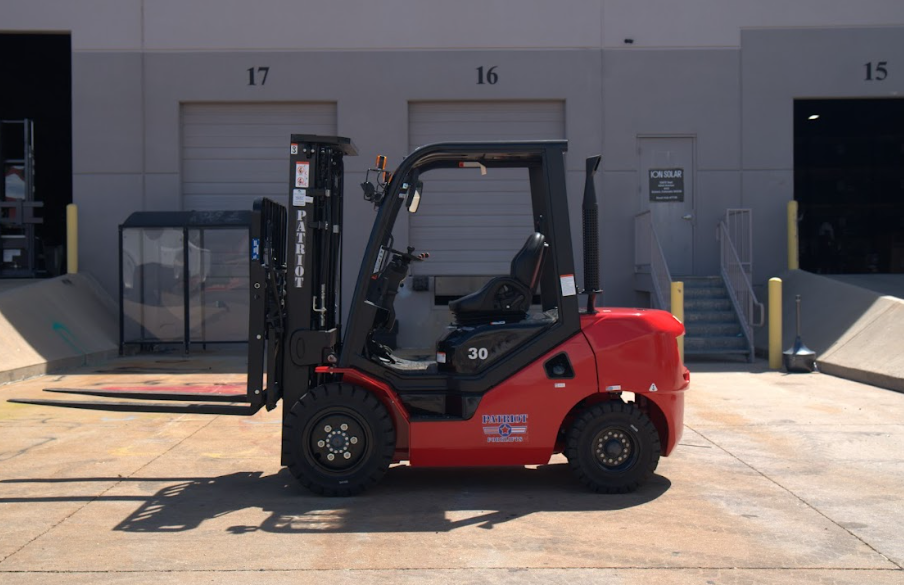 2023 PATRIOT 7K PNEUMATIC TIRE FORKLIFT