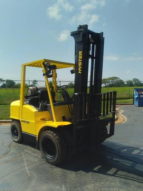 2004 HYSTER 9K PNEUMATIC TIRE FORKLIFT