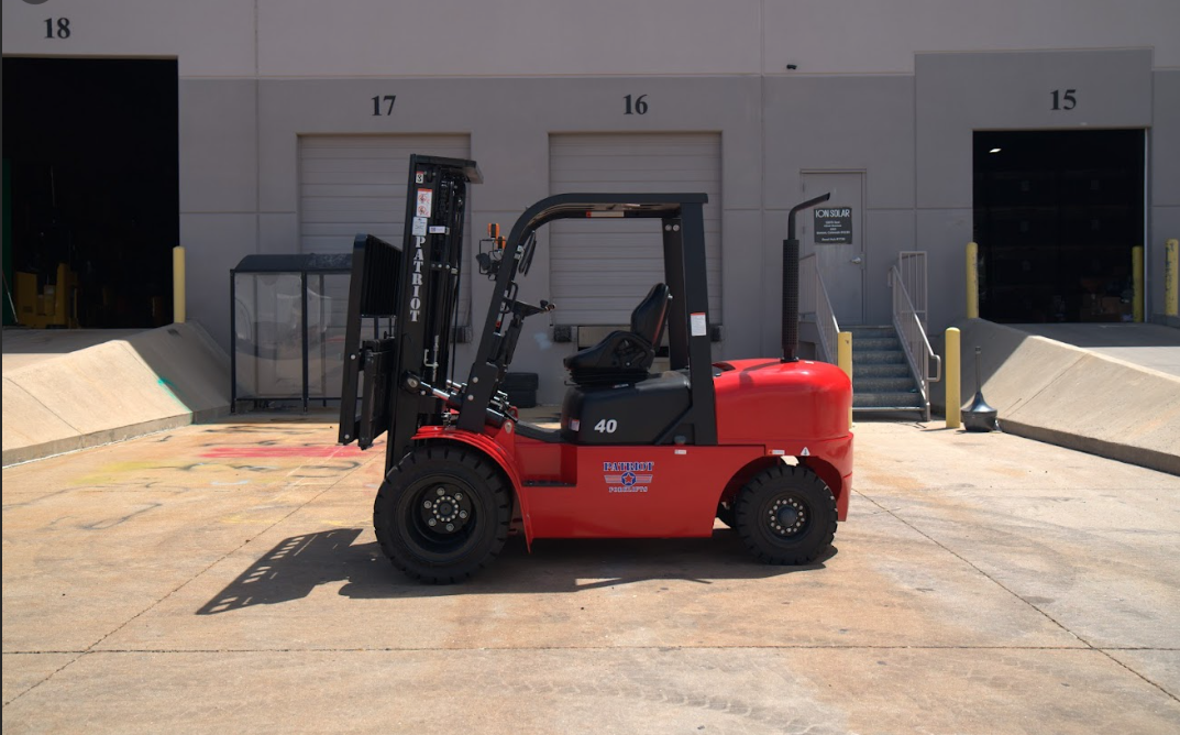 2023 PATRIOT 9K PNEUMATIC TIRE FORKLIFT