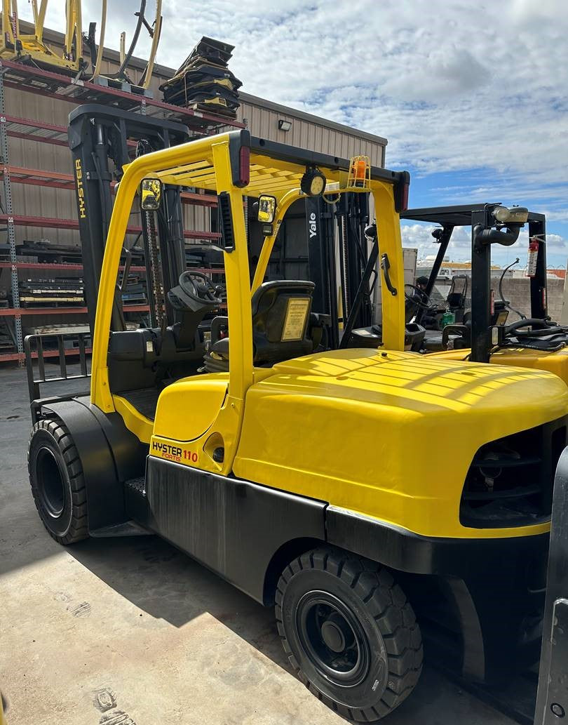 2014 HYSTER 11K PNEUMATIC TIRE FORKLIFT