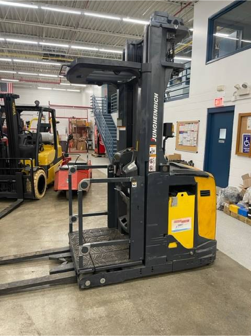 2011 JUNGHEINRICH 3K CUSHION TIRE ORDER PICKER