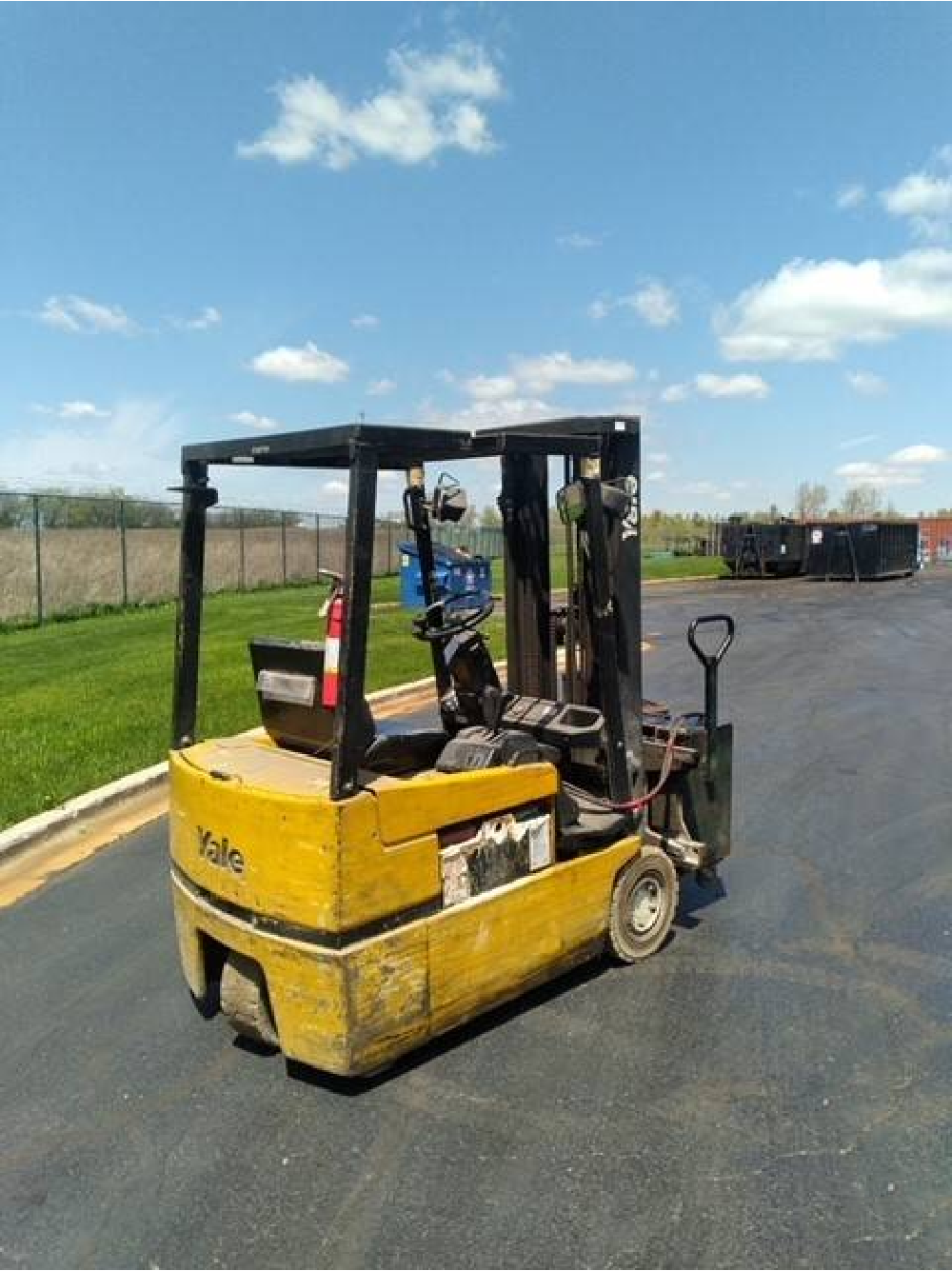 1999 Electric Yale Erp030 Electric Pneumatic Tire 3 & 4 Wheel Sit Down