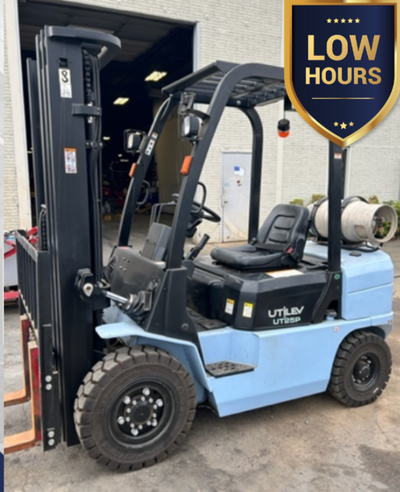 2015 UTILEV 5K PNEUMATIC TIRE FORKLIFT