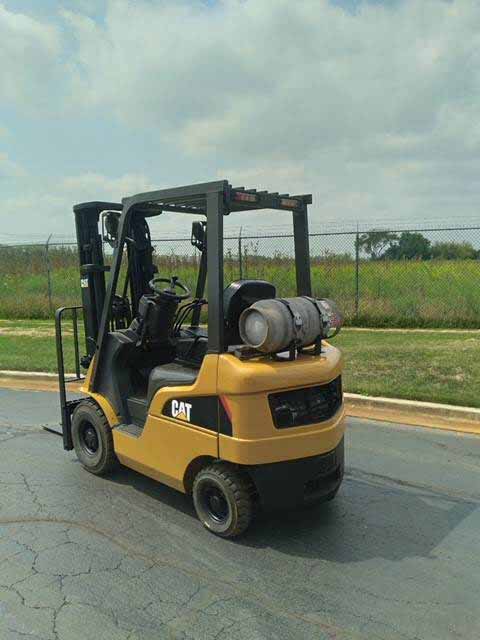 2008 CAT 3.5K PNEUMATIC TIRE FORKLIFT