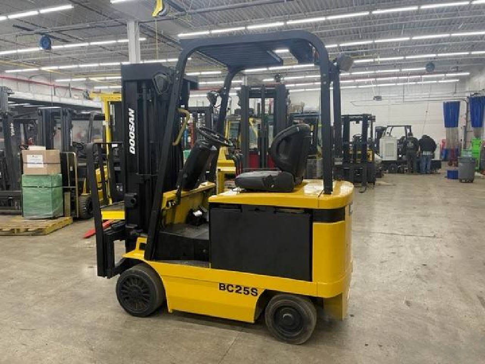 2004 DOOSAN 5K CUSHION TIRE FORKLIFT