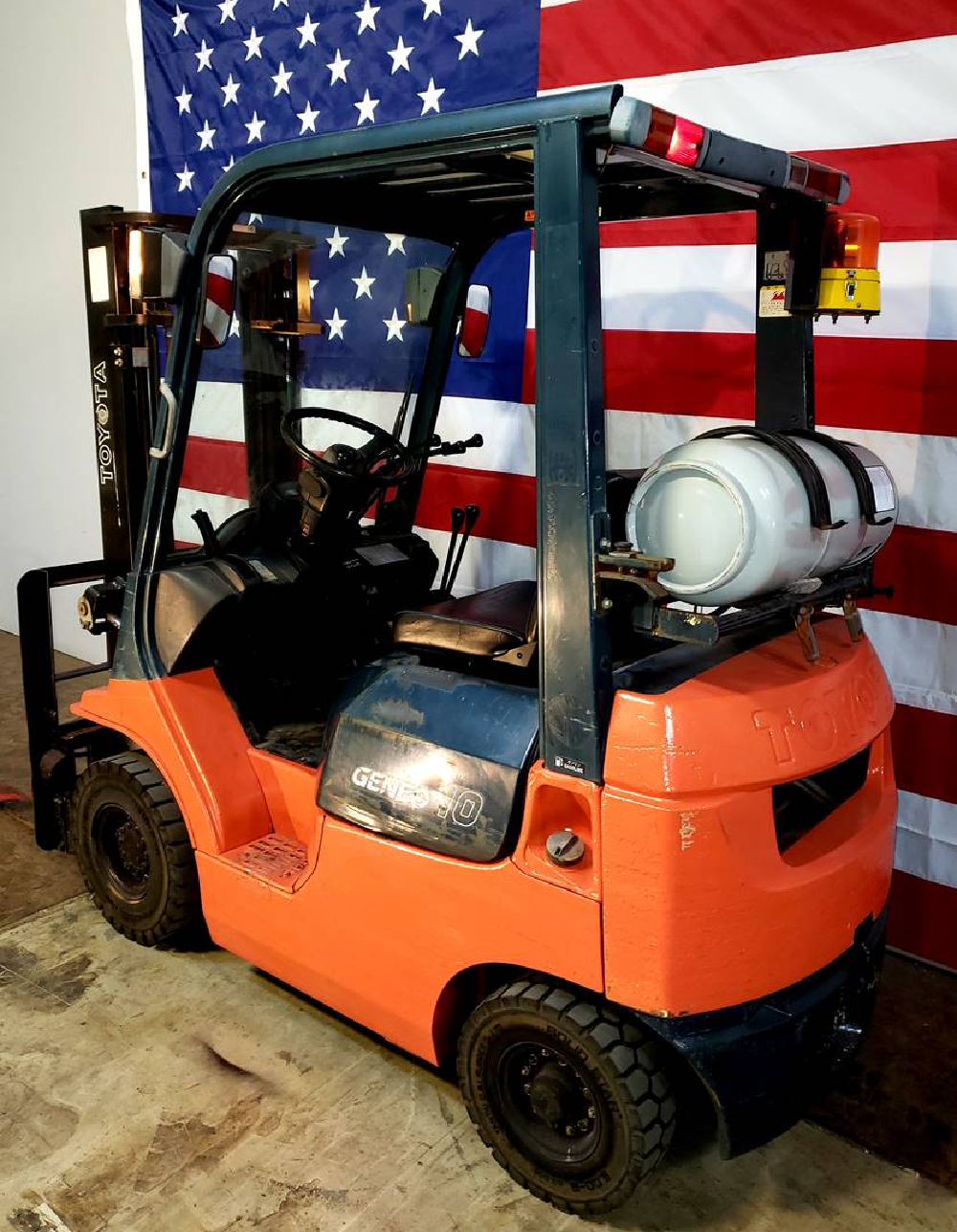 2005 TOYOTA 2.5K PNEUMATIC TIRE FORKLIFT