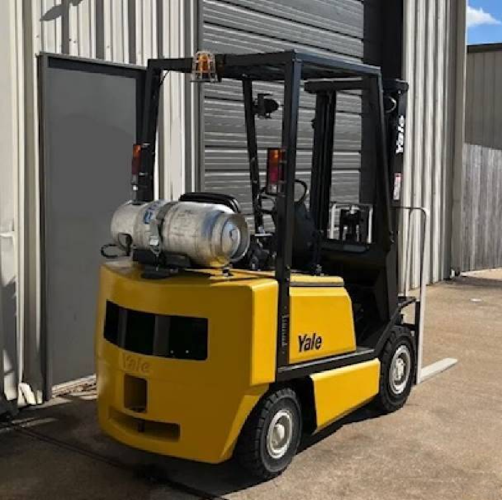 2004 YALE 4K PNEUMATIC TIRE FORKLIFT