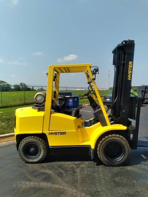 2004 HYSTER 9K PNEUMATIC TIRE FORKLIFT