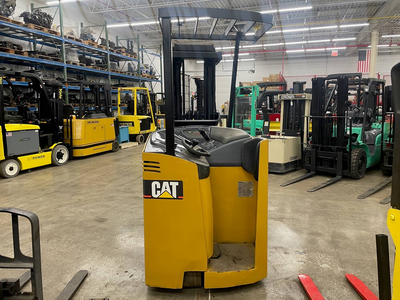 2002 CAT 3K STAND UP END CONTROL (DOCKER)