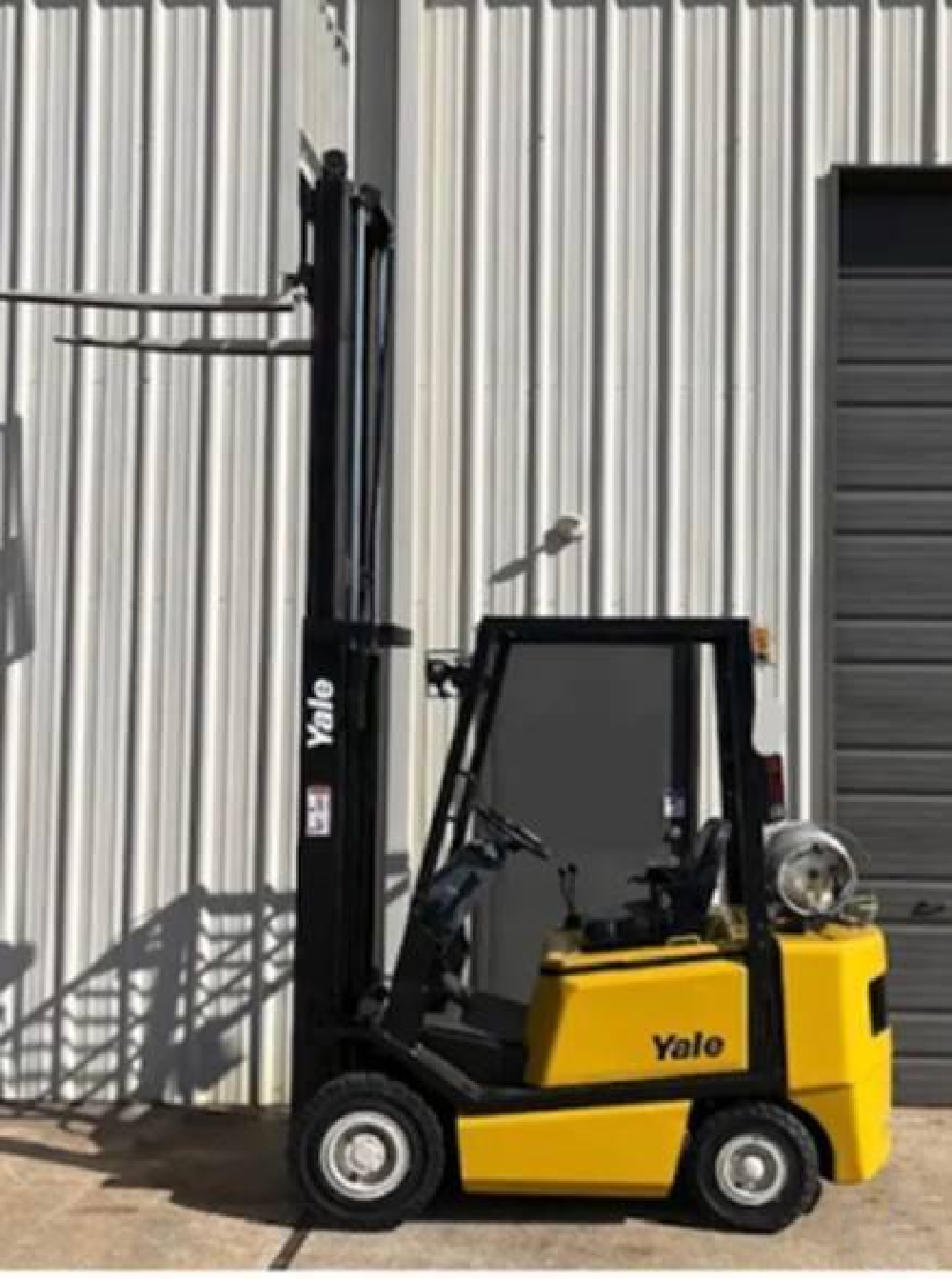 2004 YALE 4K PNEUMATIC TIRE FORKLIFT