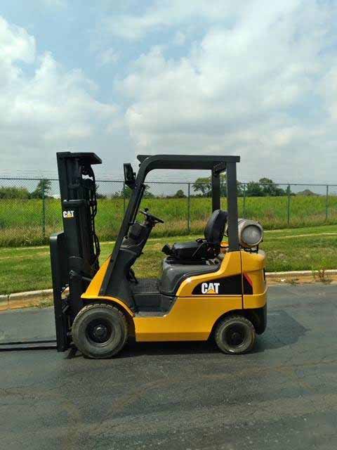 2008 CAT 3.5K PNEUMATIC TIRE FORKLIFT