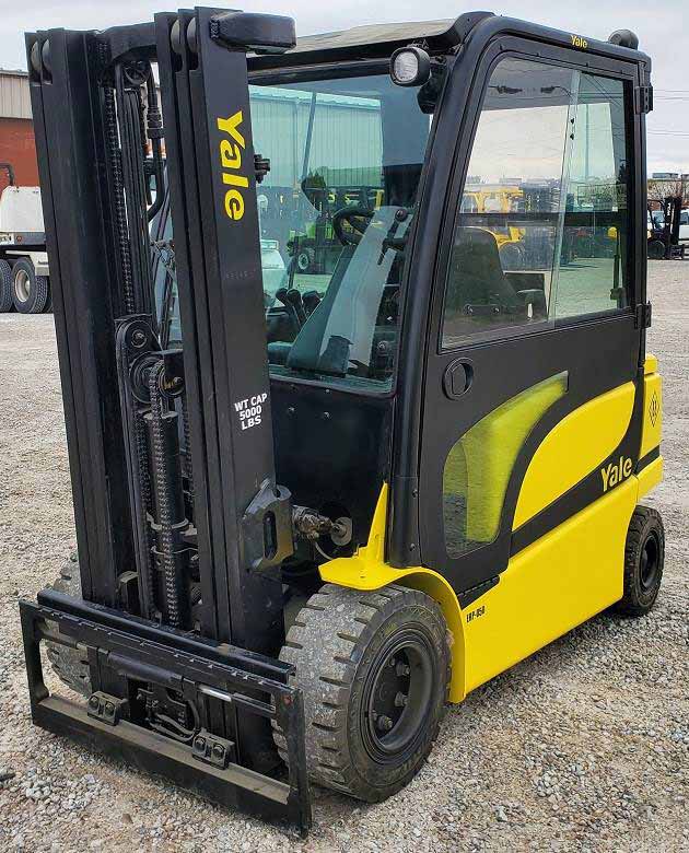 2011 YALE 5K PNEUMATIC TIRE FORKLIFT