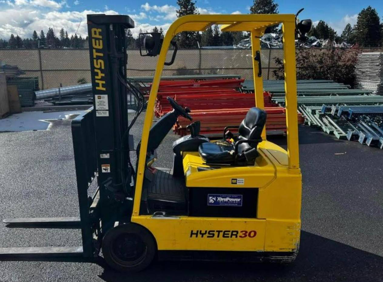 2009 HYSTER 3K CUSHION TIRE FORKLIFT