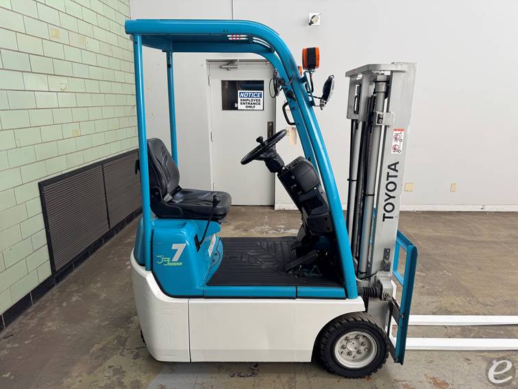 2015 1.5K TOYOTA 3-WHEEL ELECTRIC FORKLIFT
