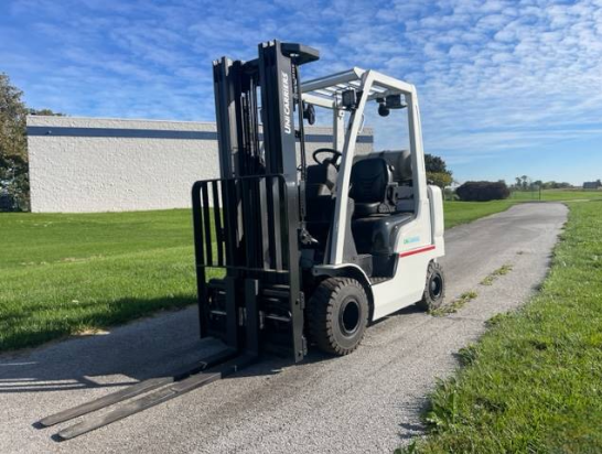 2016 UNICARRIERS 5K PNEUMATIC TIRE FORKLIFT