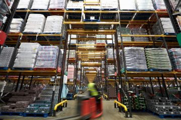 types of forklifts to improve your warehouse productivity