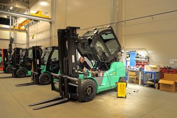 why is it essensial to purchase forklifts with free delivery from forklift select