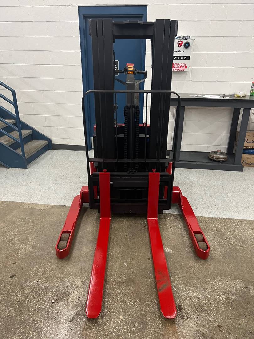 2003 Electric Raymond Dsx40 Electric Walkie Straddle Stacker