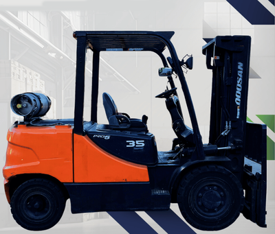 2018 DOOSAN 8K PNEUMATIC TIRE FORKLIFT